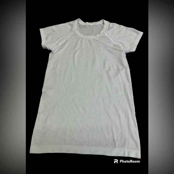 White Lululemon short sleeve, Swiftly tech Size 6 - Picture 1 of 4